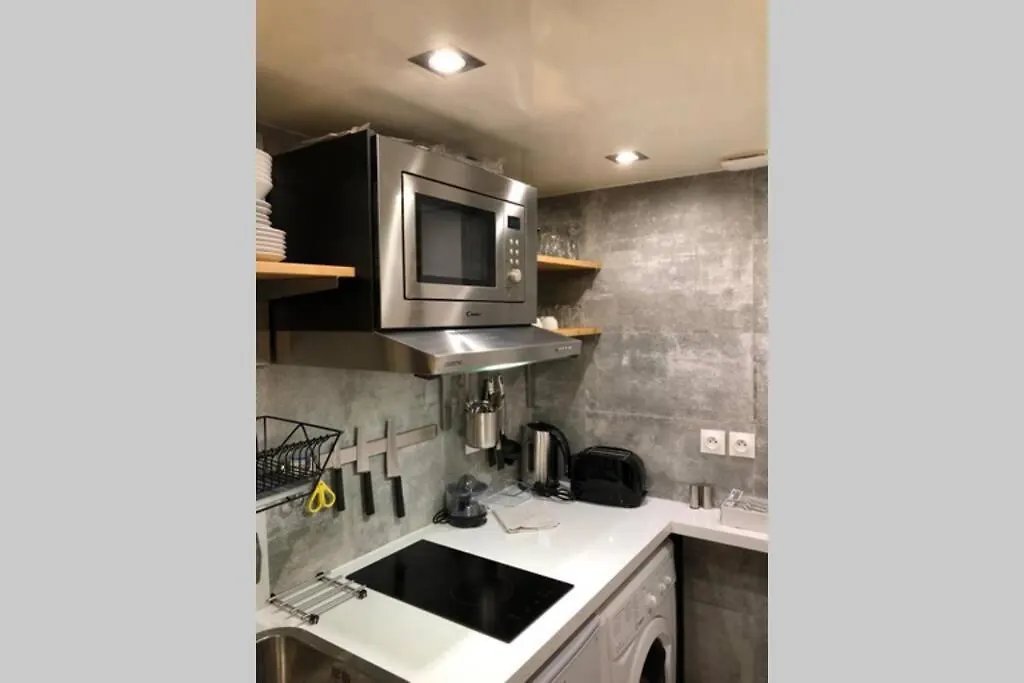 Studio Cinq Diamants, Neuf Tout Equipe Paris